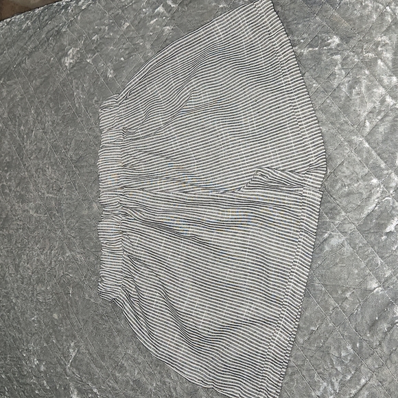 BNWOT Striped Blue and White Linen Shorts - Size Large with White Drawstring. - Picture 2 of 5